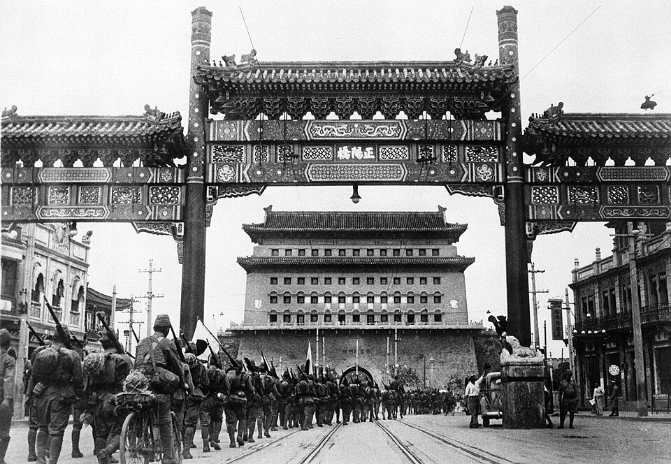 Tropas japonesas entran en Pekín