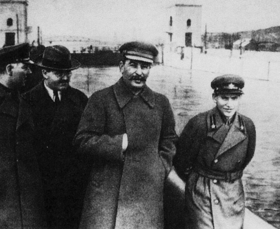 Stalin con Mólotov y Yezhov