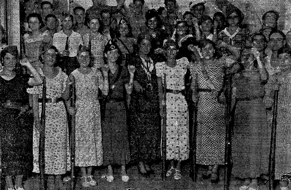 Milicianas y milicianos posan con sus fusiles en Cartagena, 20 de agosto de 1936